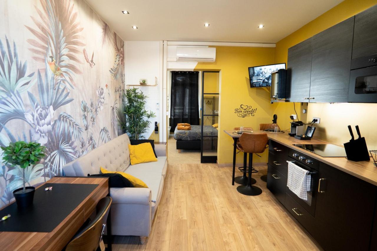 Capsule Premium balnéo&home cinema Valenciennes Extérieur photo