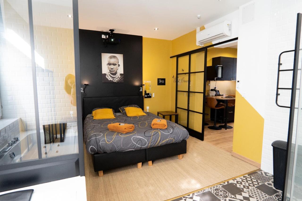 Capsule Premium balnéo&home cinema Valenciennes Extérieur photo